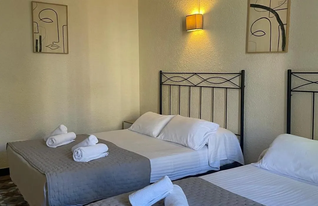 Hostal Balmes Centro-1